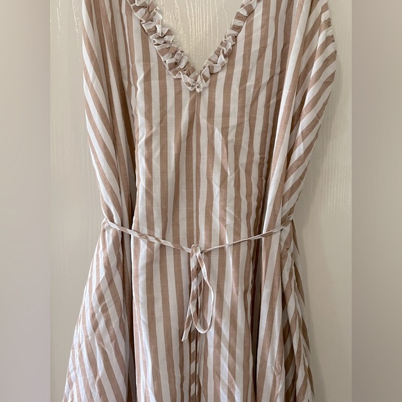 Aakaa Tan and Brown Pleated Maxi Sundress - Picture 7 of 12